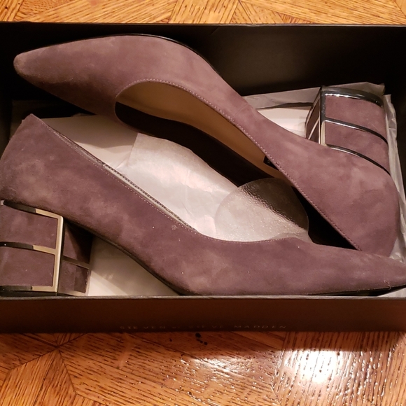 Grey Suede pumps - Picture 2 of 7